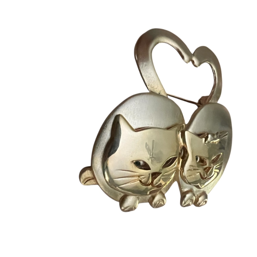 Vintage Cats Brooch Pin Ultra Craft Gold Tone Green Eyes Heart Love Signed - Picture 4 of 8